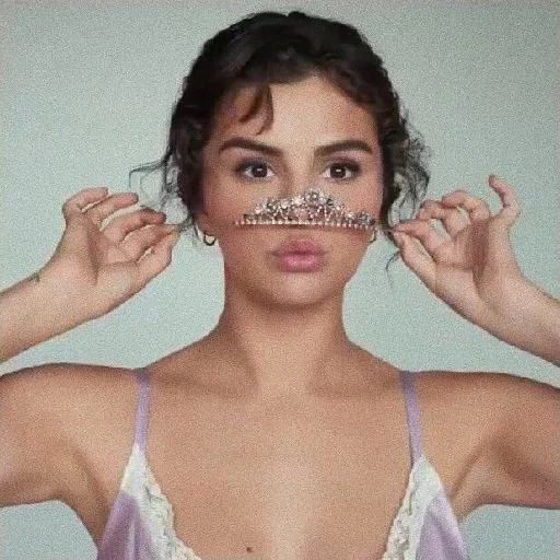 Sticker from the "SelenaGomez" sticker pack