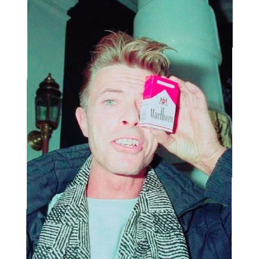 Sticker from the "Love david bowie" sticker pack