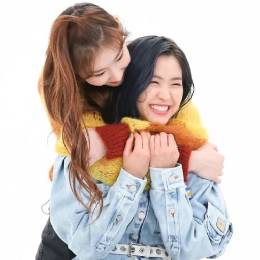 Sticker from the "Ryujin & Chaeryeong" sticker pack