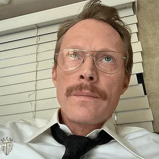 Стикер из набора "Vision Paul Bettany"