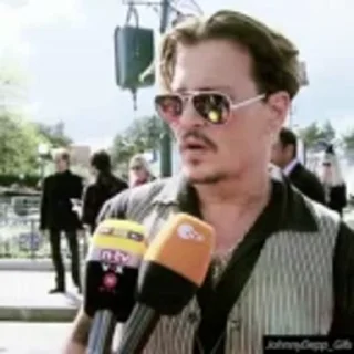 Стикер из набора "Johnny Depp"