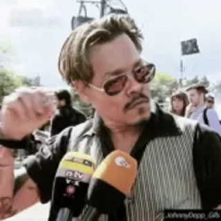 Стикер из набора "Johnny Depp"